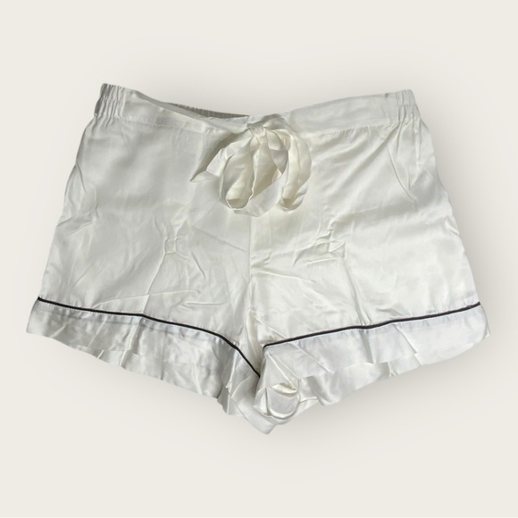 NWT | Ettitude | Signature Sateen Shorts | Cloud White/Black | Large - Picture 2 of 11